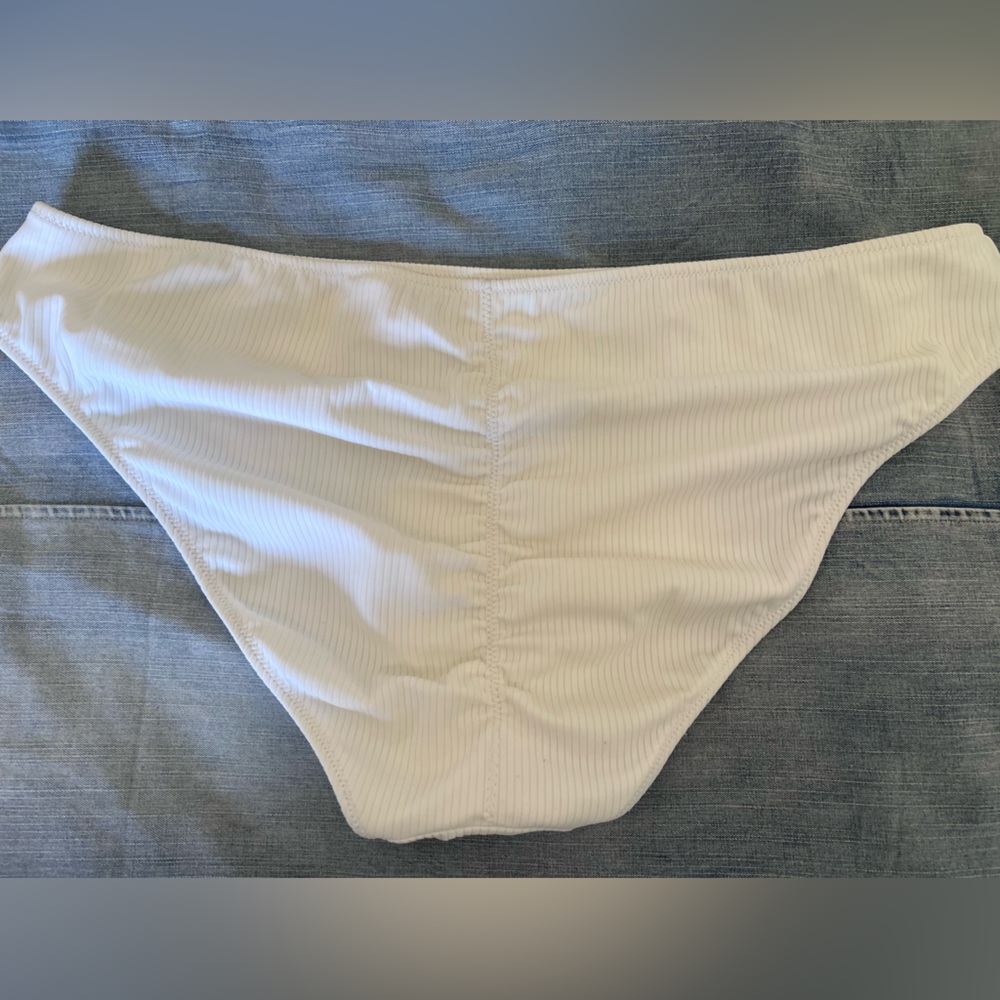 NWOT SZXL Fit is 14 Shade & Shore Classic White Bikini Bottom Ribbed Ruched back